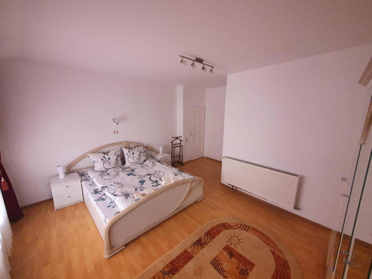 Casa Frizerului ApartHotel - Pets allowed&Moto Friendly Sebes  Bagian luar foto